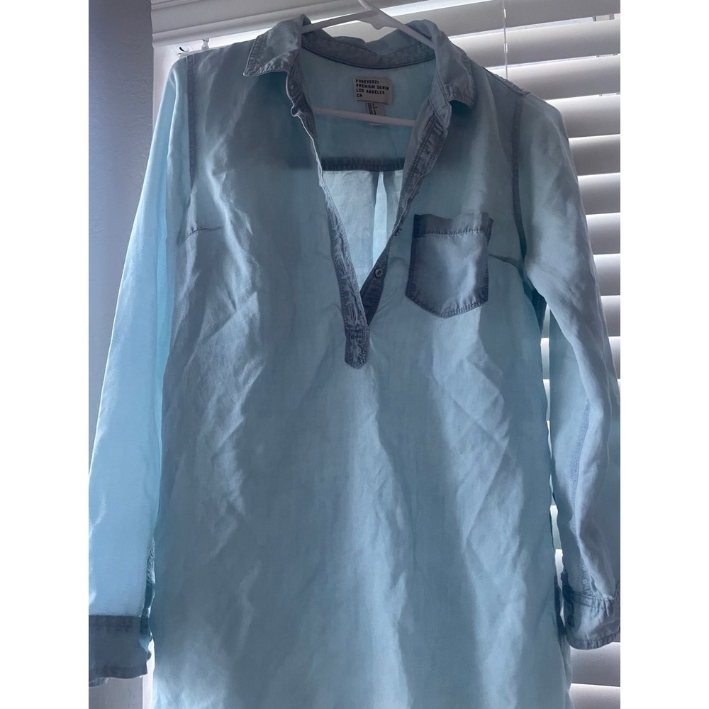 FOREVER 21 Light Demim‎ Top Size Small